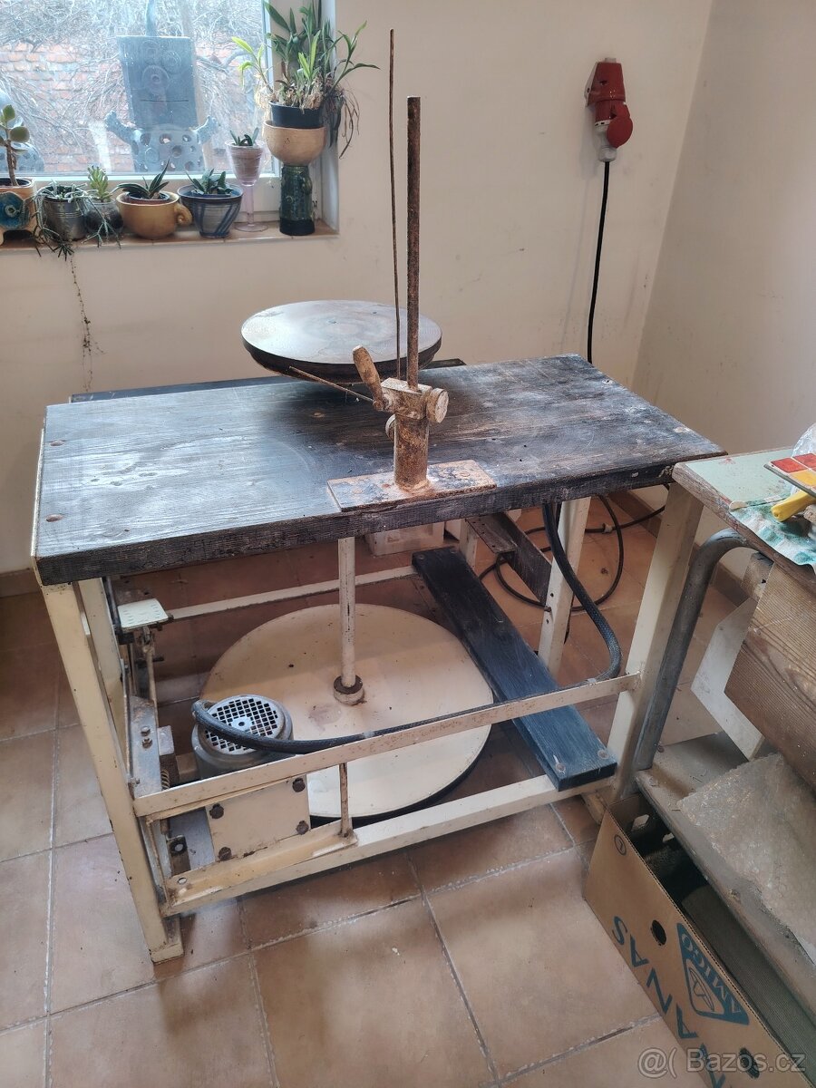 KERAMICKÝ KRUH - elektrický