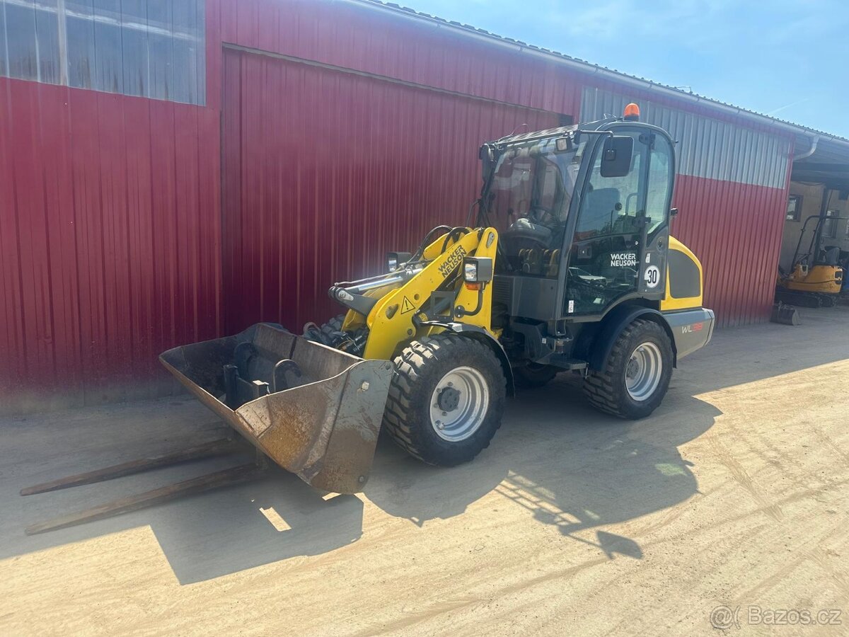 Kolový nakladač WACKER NEUSON WL38