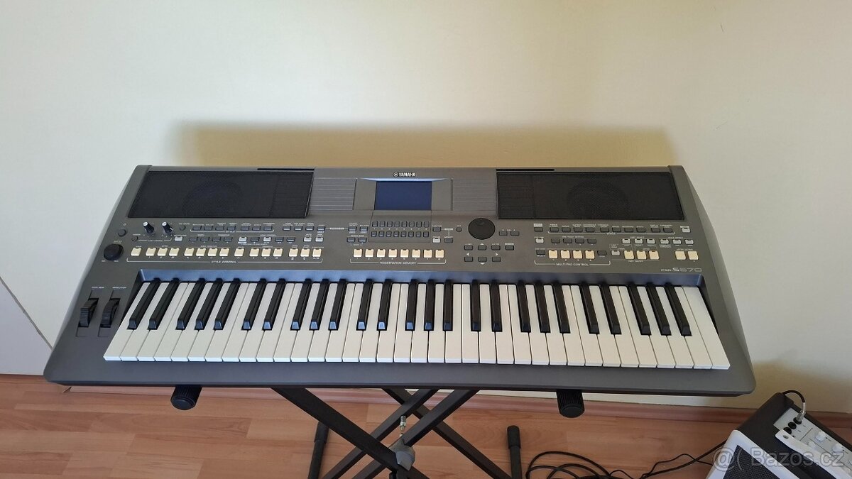 Yamaha PSR-S670