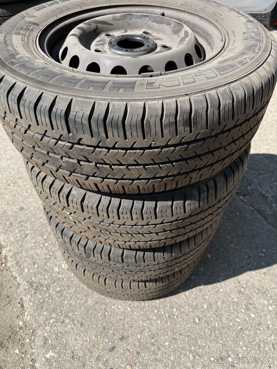 Michelin 215/65 R15" C s ráfky Tranzit 6,5J x 15 ET60 5x160