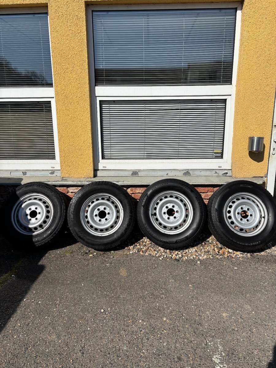 Kola, plechové dysky MB Sprinter/ VW Crafter + pneu