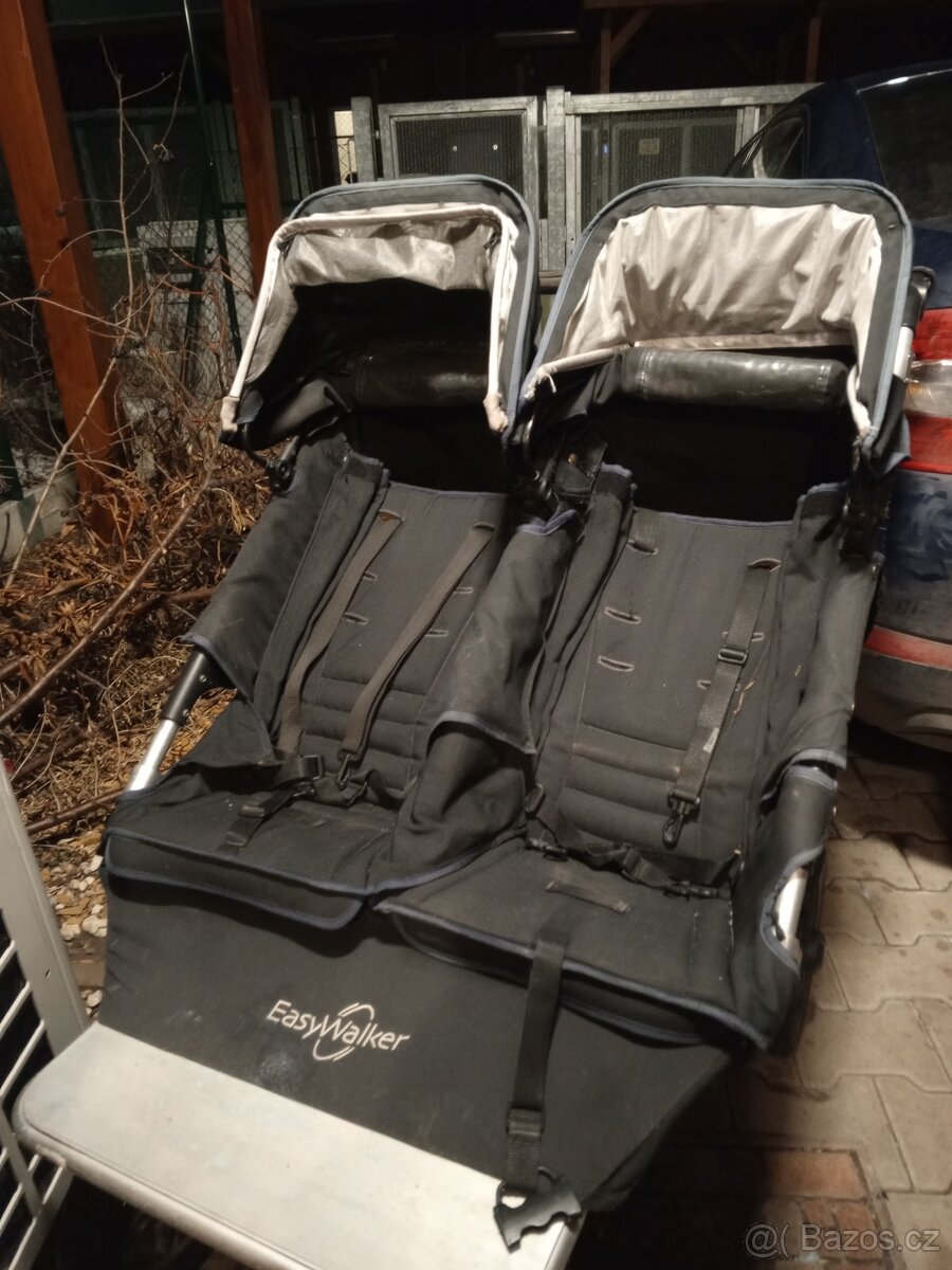 Sourozenecký kočárek easywalker
