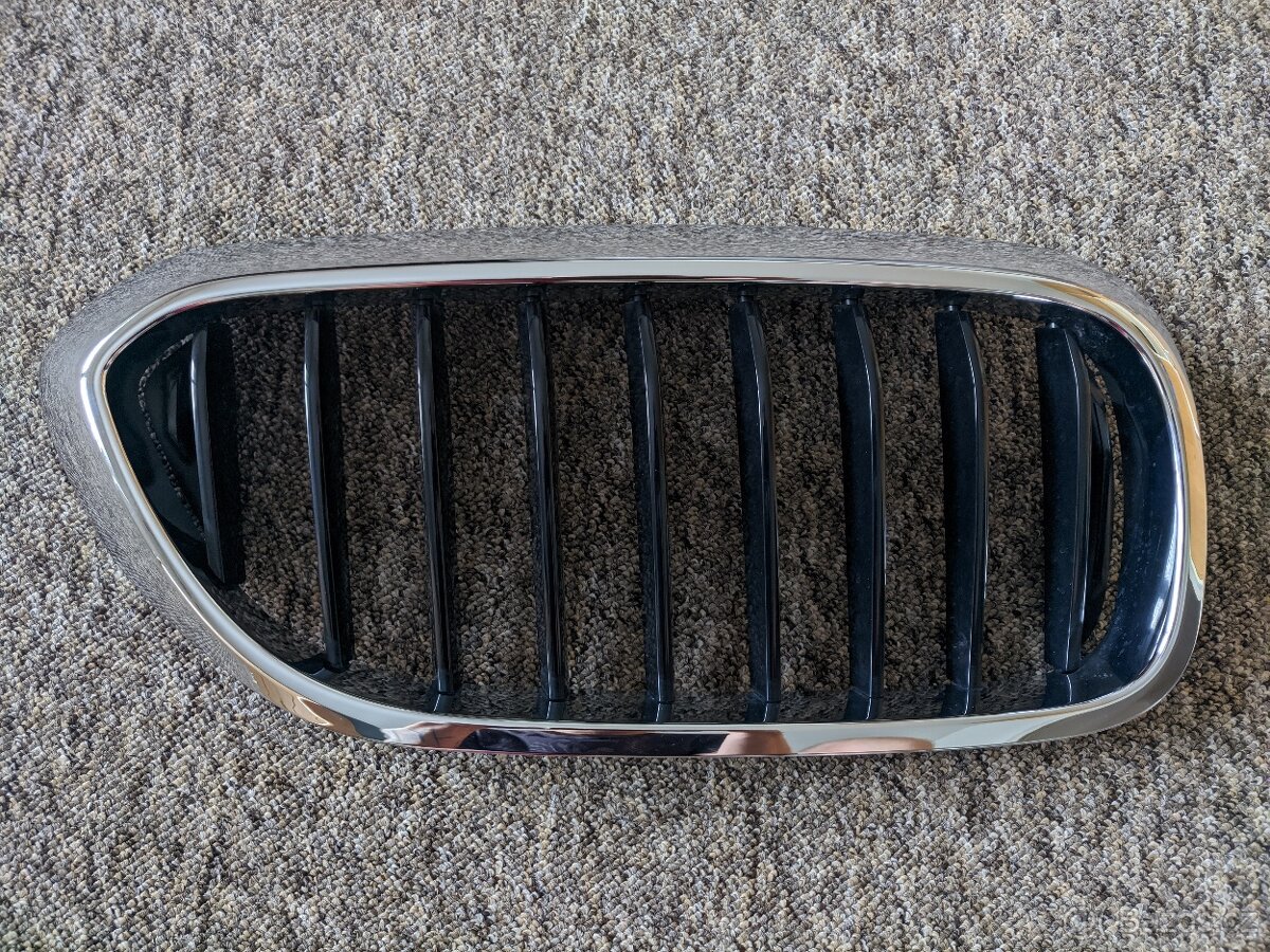 Mřížka chladiče BMW 5 G30/31 PRAVÁ