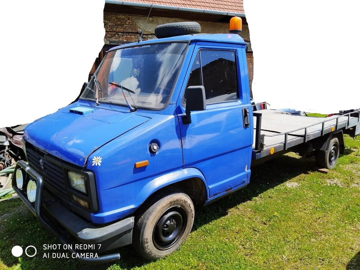 Odtahovka Peugeot J5 - starší typ