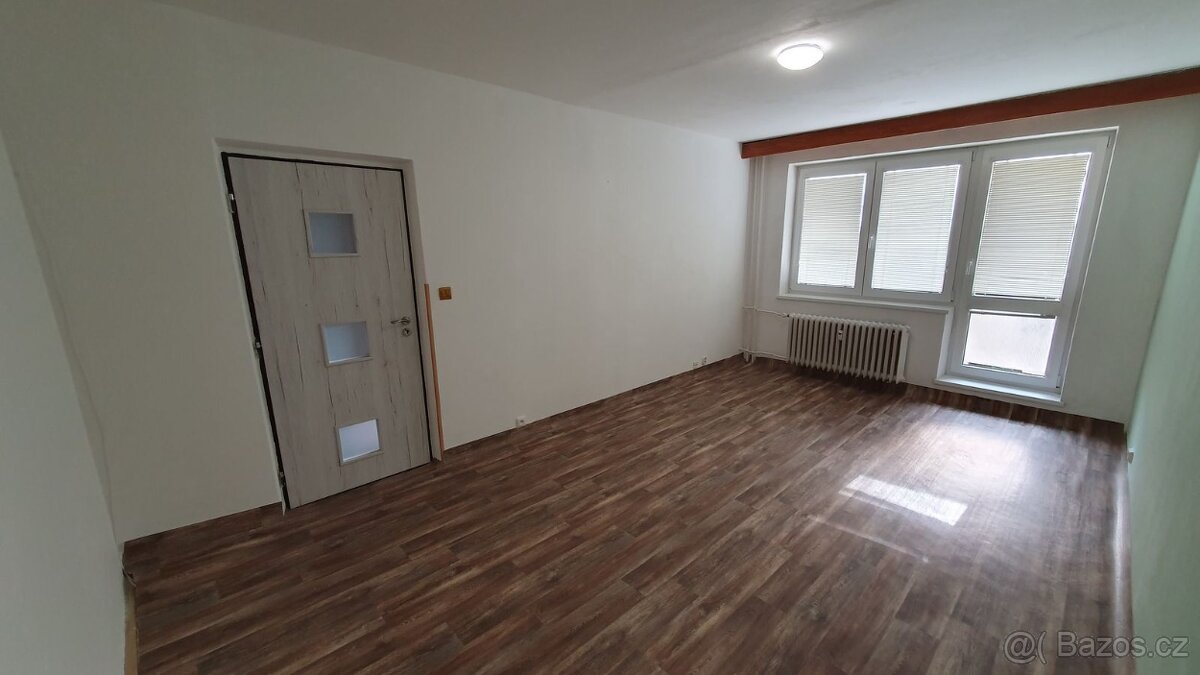 Pronájem bytu 1+1 37,5 m2 s velkou loggií+sklep; OV-Poruba