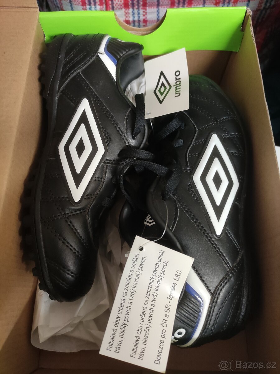 Umbro 34 turfy tarify černé nové