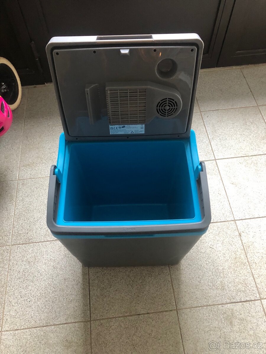 Chladící box Crivit 12V/230V.