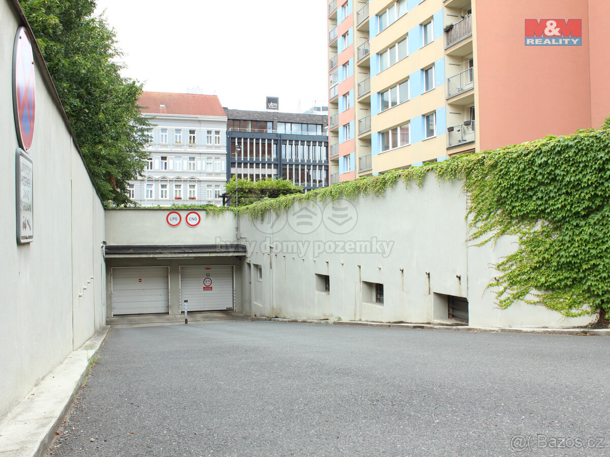 Pronájem garážového stání, 16 m², Praha, ul. Dělnická