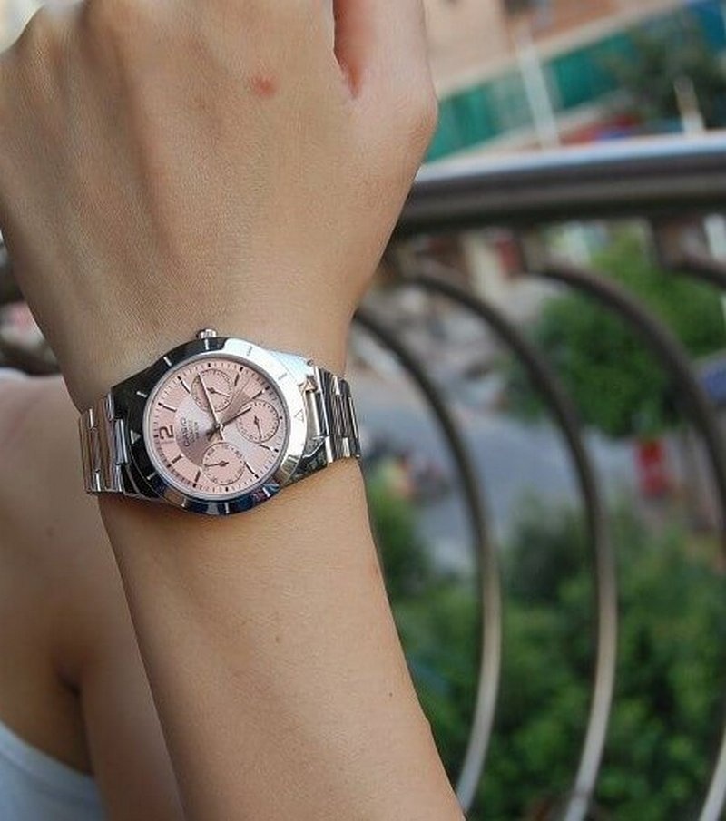 dámské náramkové hodinky Casio ltp2069