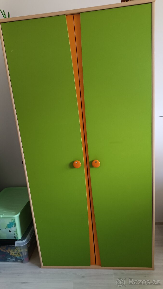 2x Dětská šatní skříň