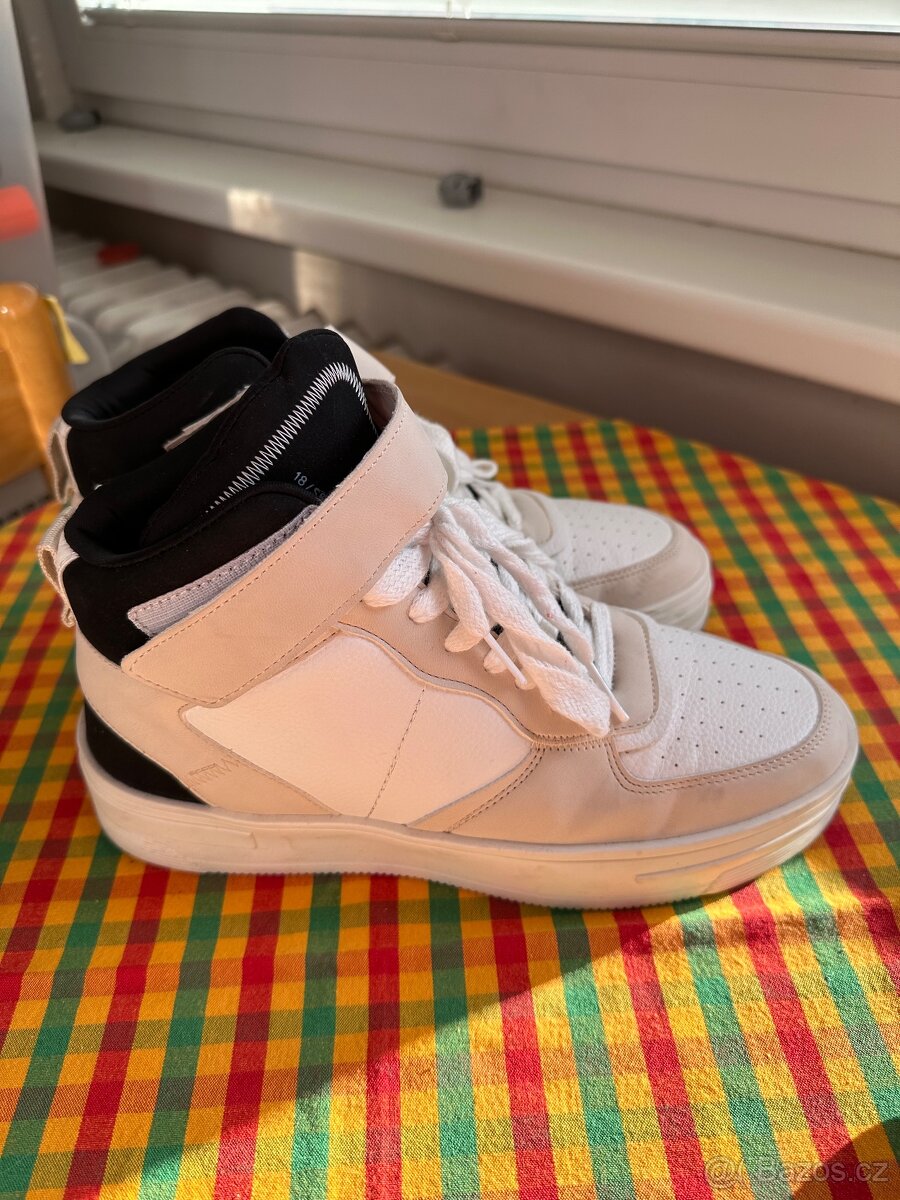Bershka tenisky kotník 39