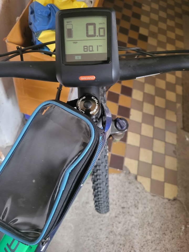 Crussis e-largo