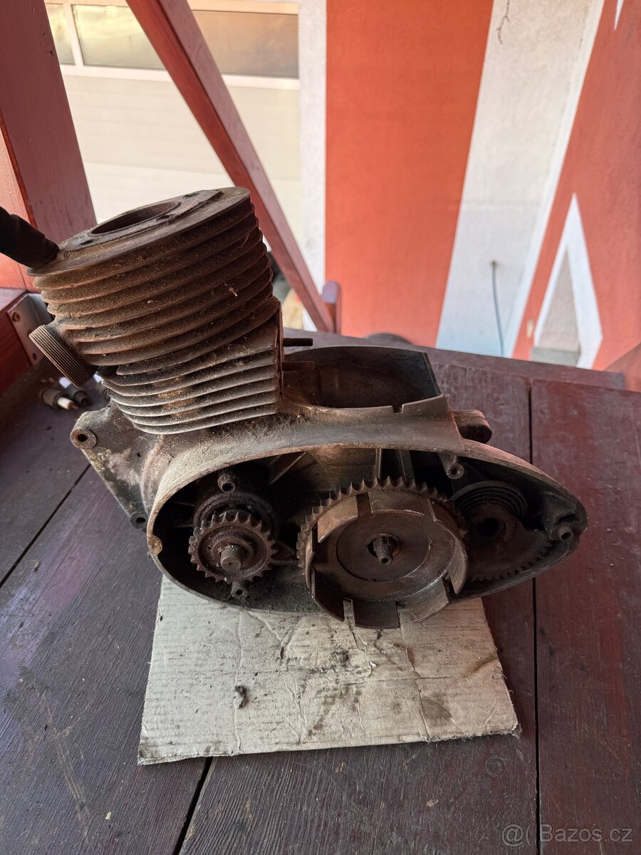 Jawa 250/353 Kývačka - motor