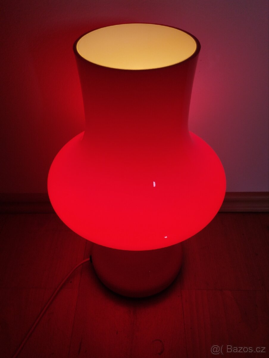Retro skleněná červená lampa