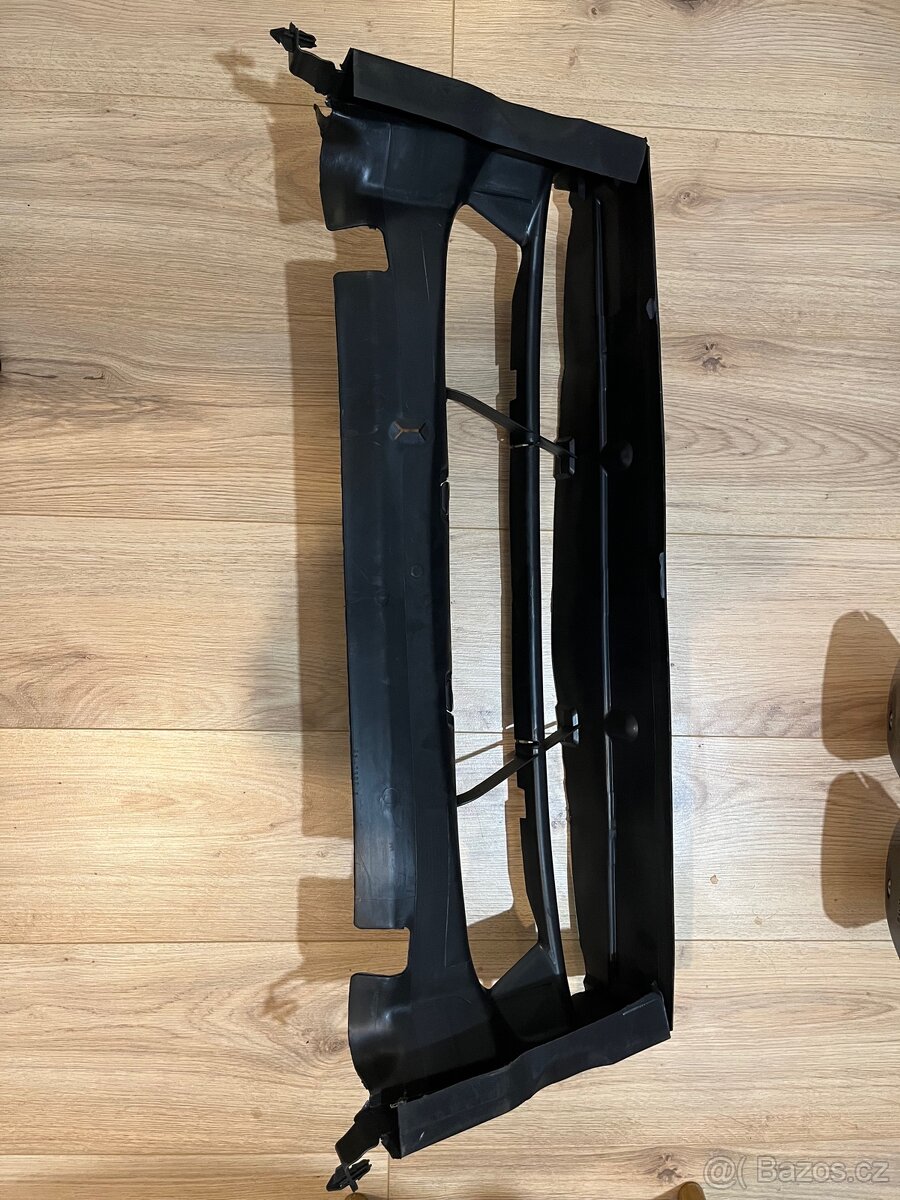 BMW F30 rozvod vzduchu do chladiče