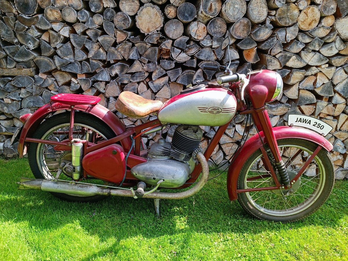 Jawa Pérák 250 po GO motoru s doklady 1951