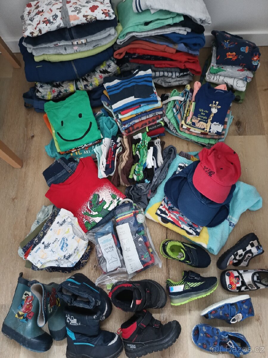 Balík oblečení 2-3 roky - Kompletní výbava na celý rok
