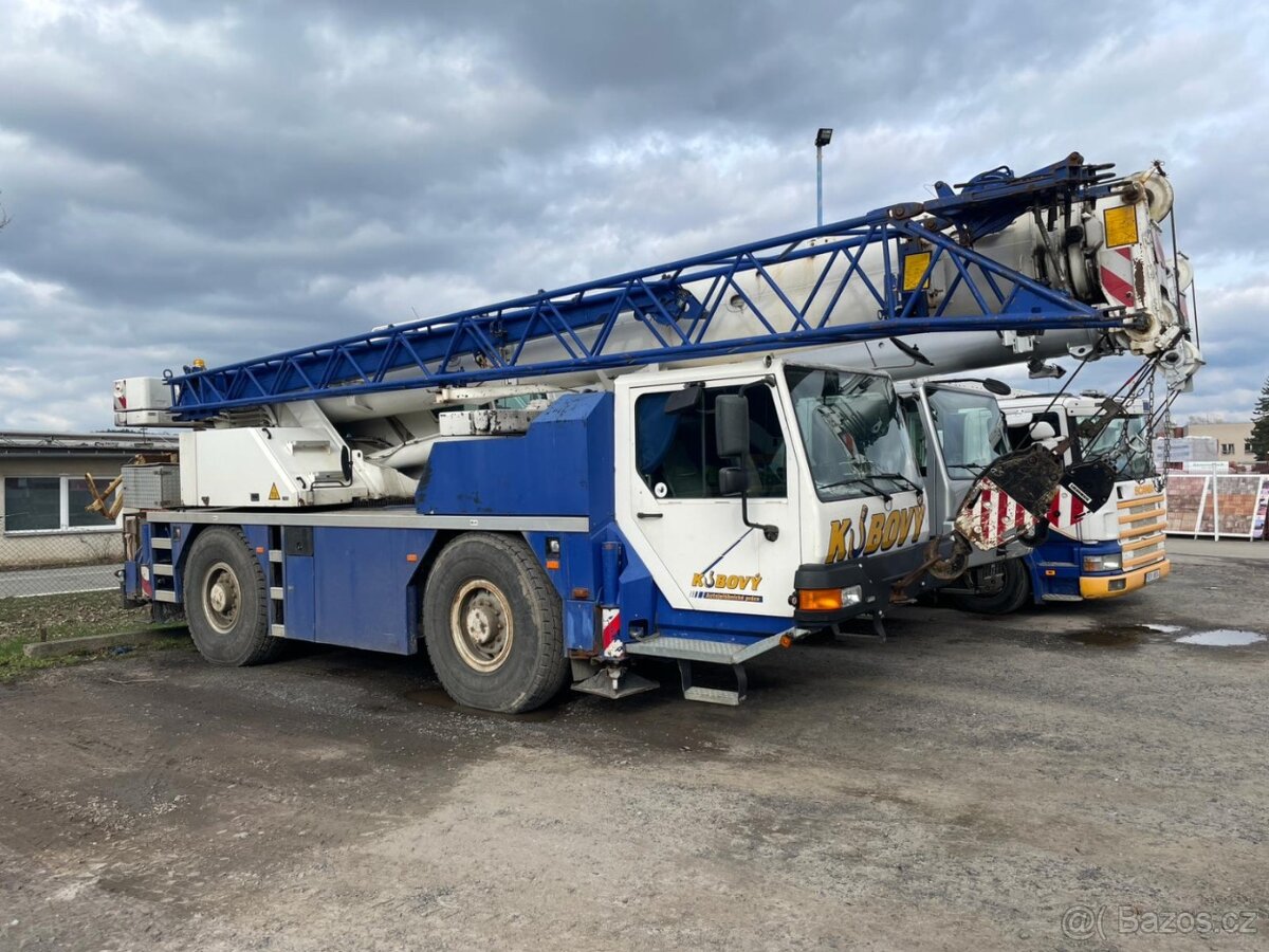 Autojeřáb Liebherr LTM 1030