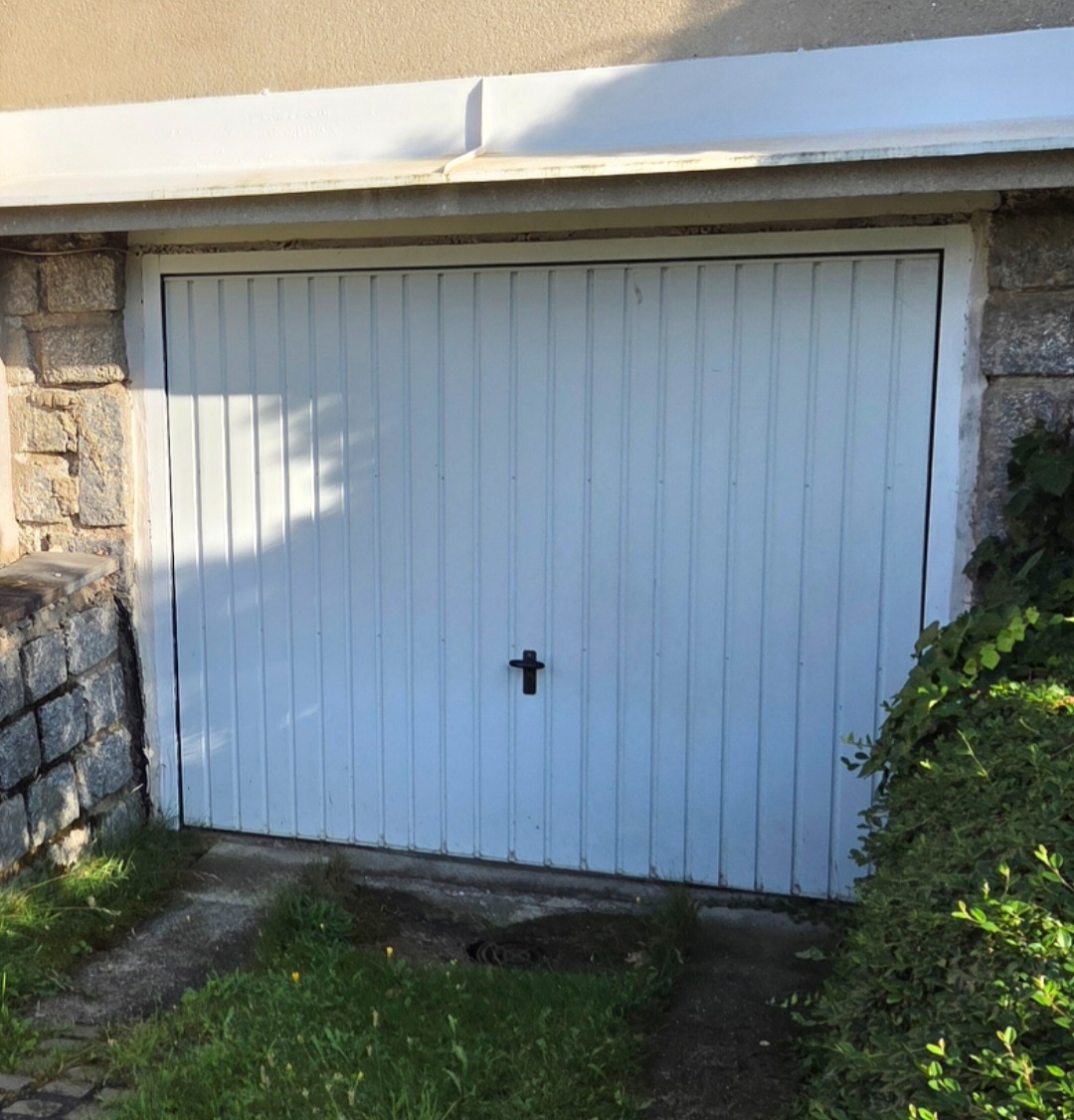 garážová výklopná vrata