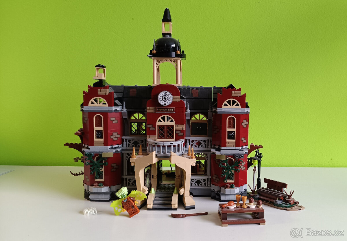 LEGO 70425 HIDDEN SIDE STRAŠIDELNÁ STŘEDNÍ ŠKOLA V NEWBURY