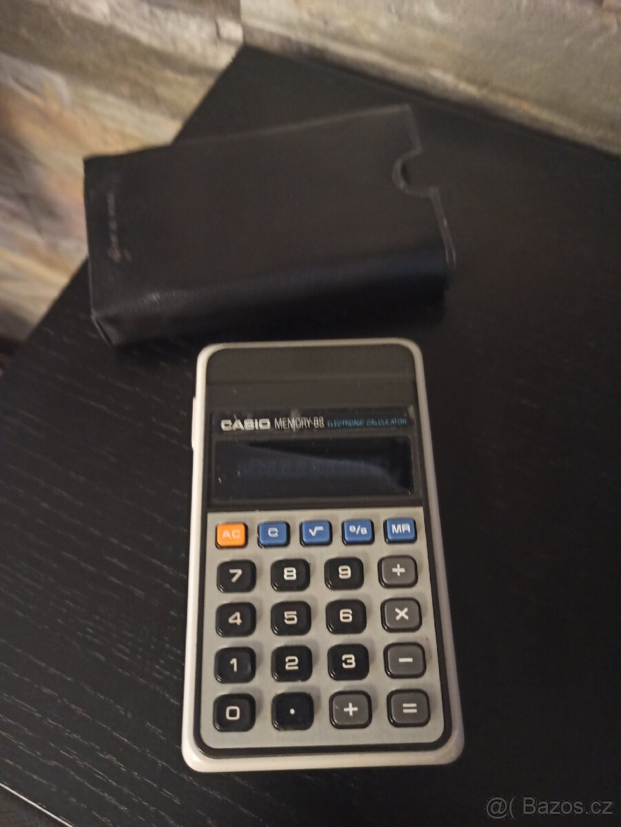 Retro kalkulačka Casio