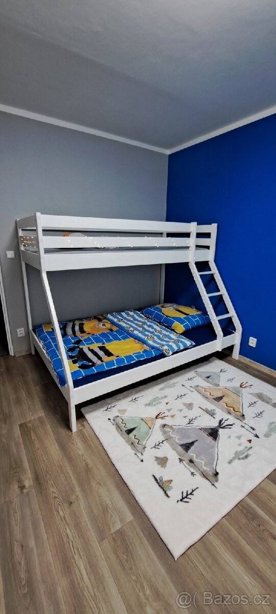 Postel dvoupatrová bílá - masiv