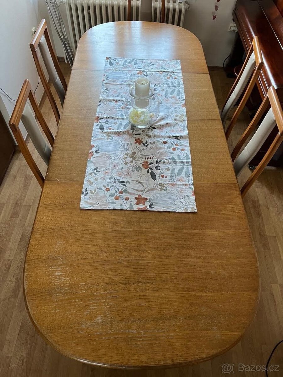 Prodám krásný stůl a 6 židli