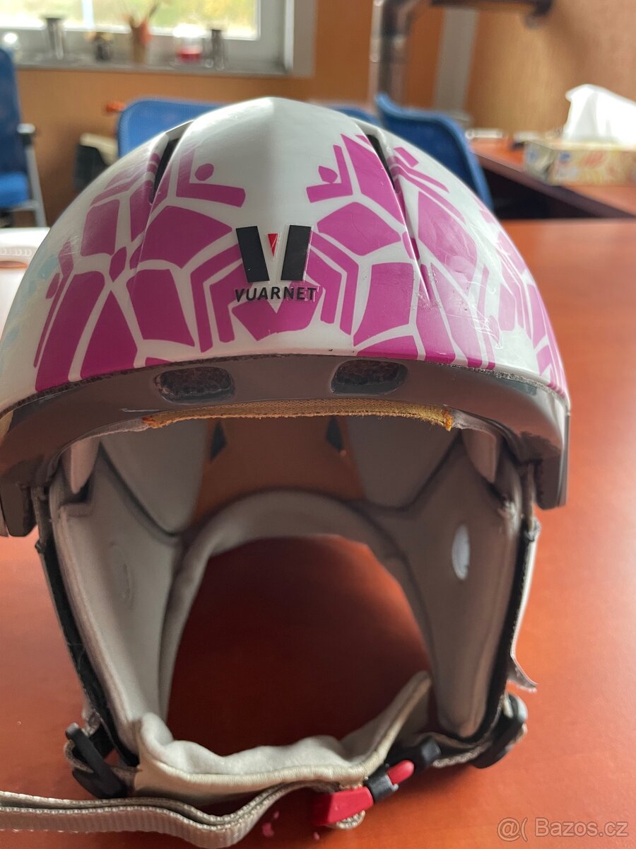 Dívčí lyžařská helma Vuarnet