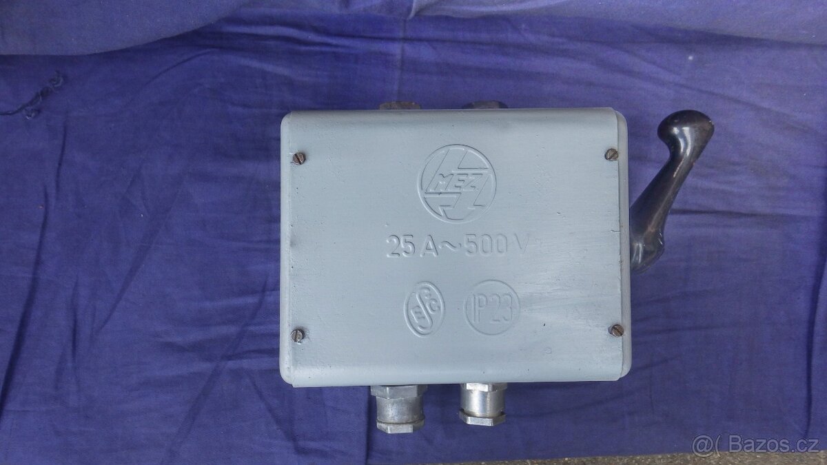 přepínač hvězda trojúhelník