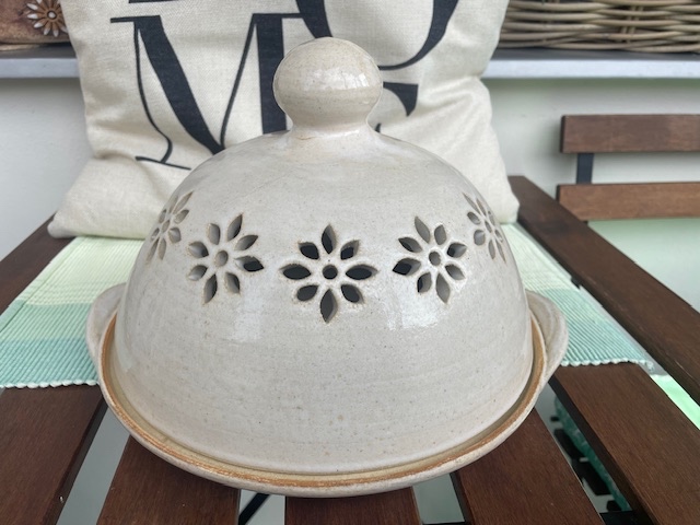 keramický poklop na pečivo