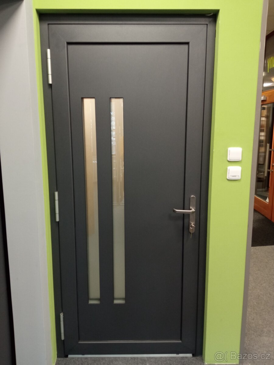 Hliníkové vchodové dveře, rozměr: 1000 x 2195 mm