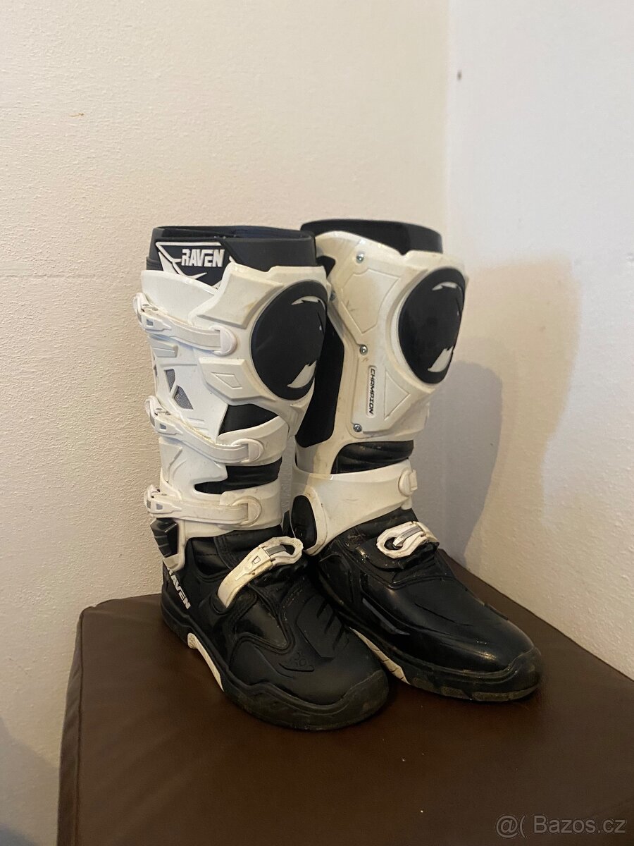 Oblečení na motocross