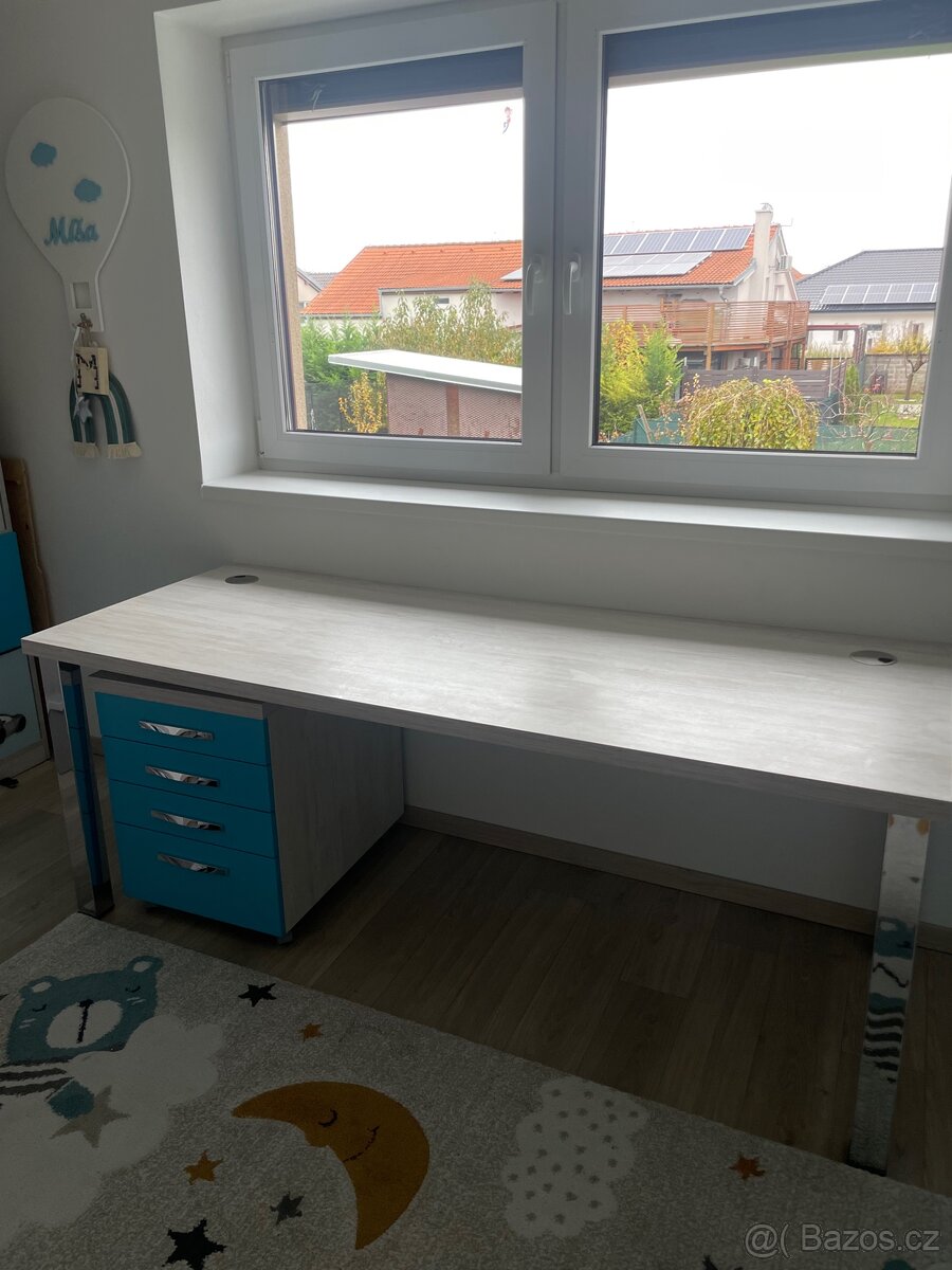 Pracovní stůl pro 2