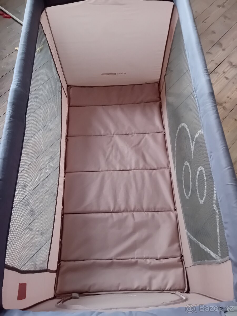 Cestovní postýlka