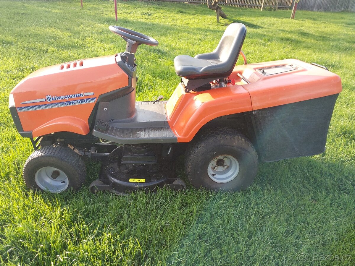 zahradní traktor Husqarna
