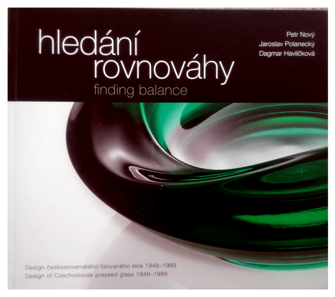 Hledání rovnováhy - čs. lisované sklo 1948-1989 vázy mísy