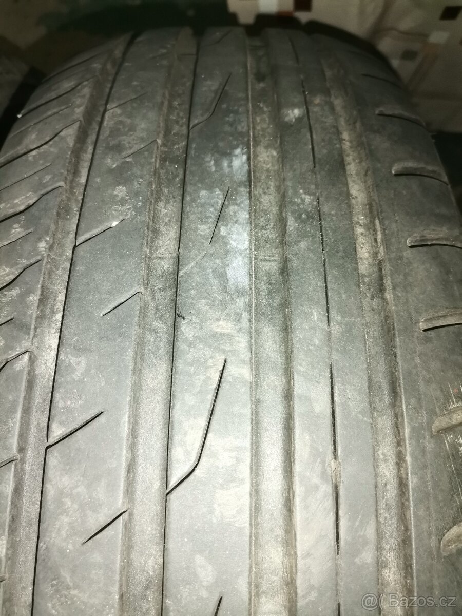 Letní pneu zn. Toyo 215/70 R16 100H