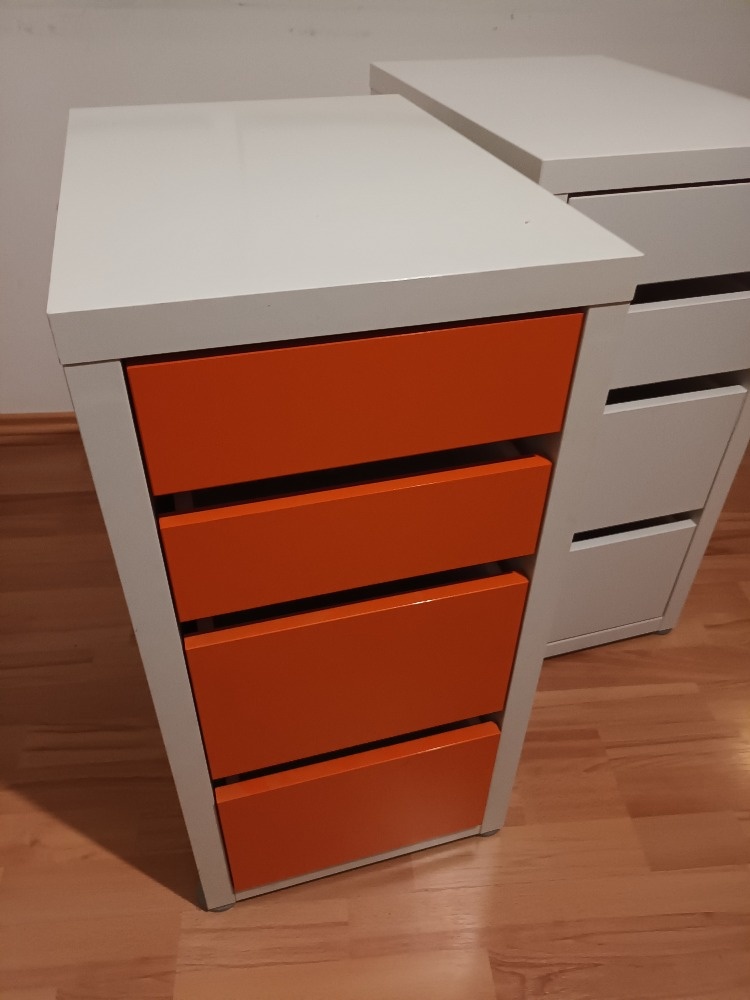 zásuvky IKEA MICKE