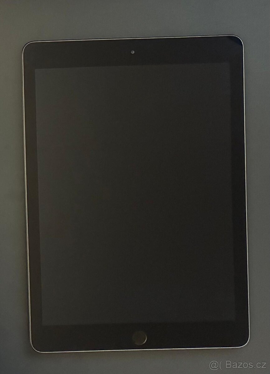 iPad (2018)