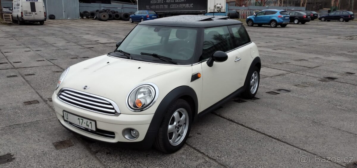 MINI COOPER R56 1,6L 2009 1.majitel 130t.km najeto Panorama