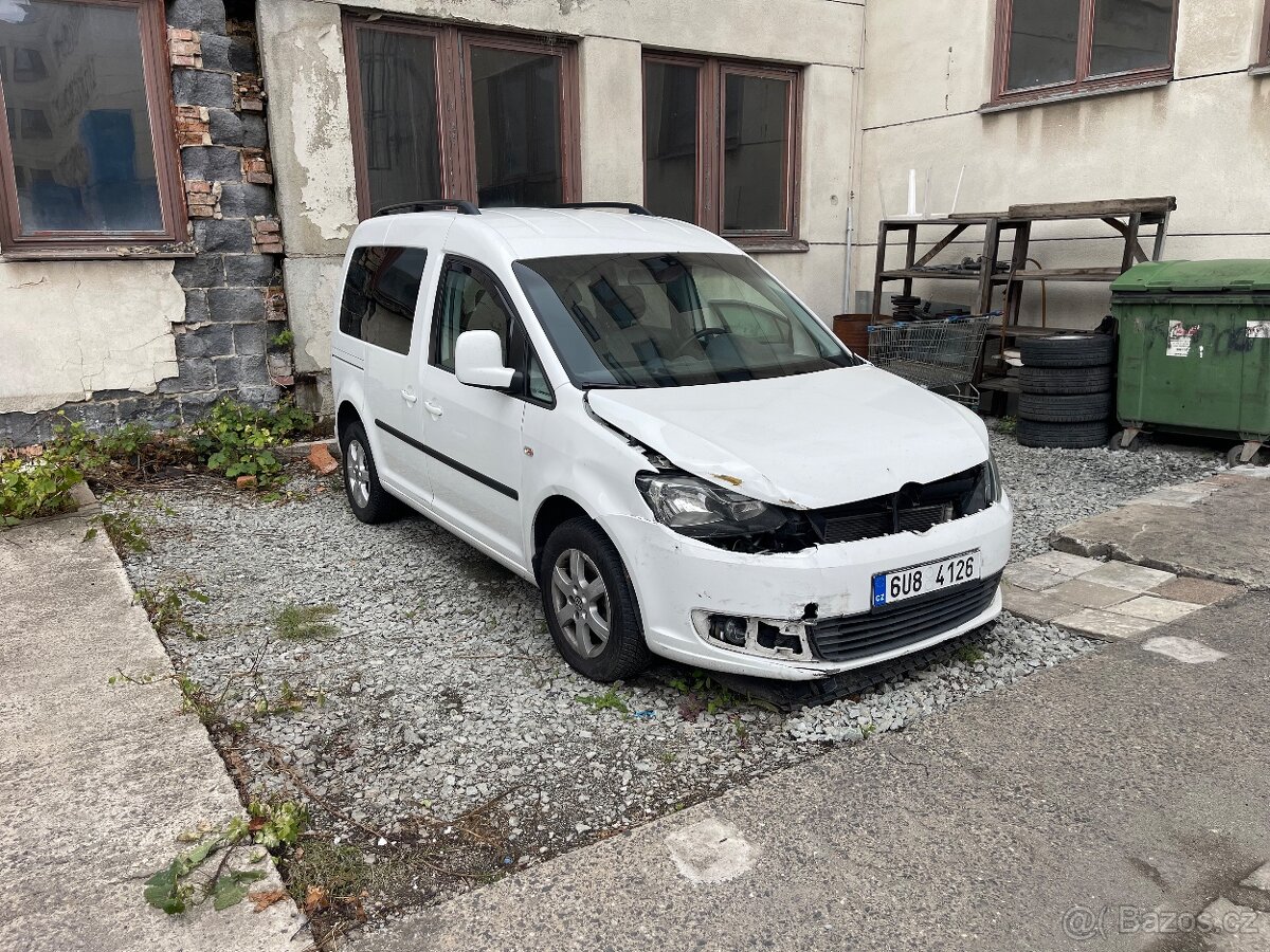 VW Caddy 1.6 TDI, 75kw, 2011, po bouracce