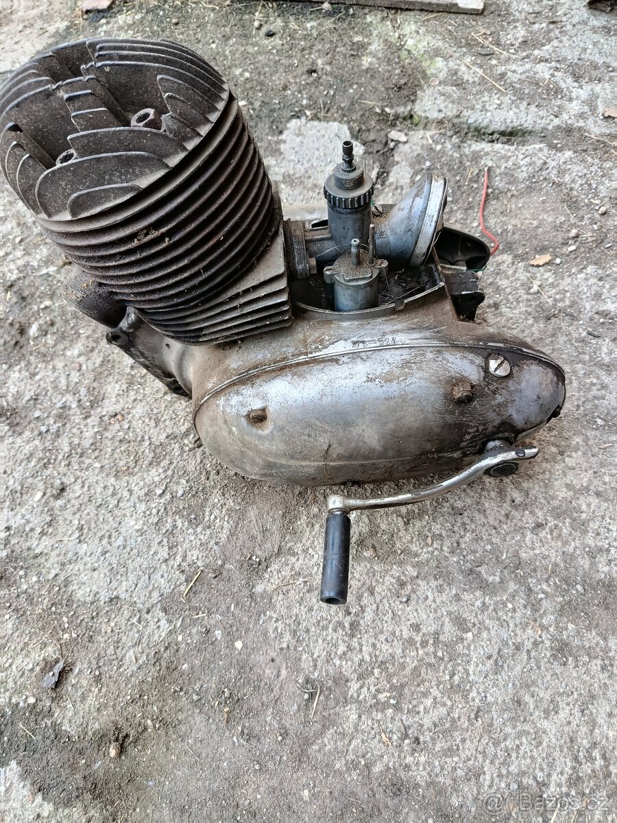 Motor Jawa 250