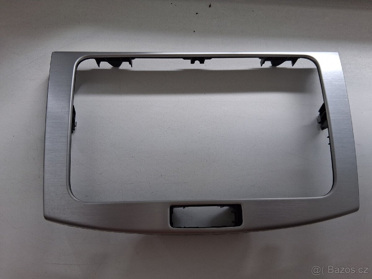 Rámeček rádia original Passat B7