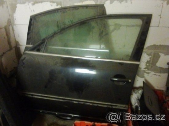 Volkswagen b 5(6)ABS, topení, 1x dveře černé pravé zadní-sed