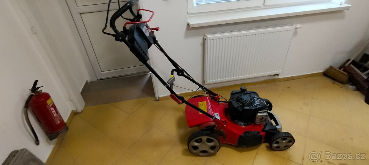 Motorová rotační travní sekačka Hecht 549 SB