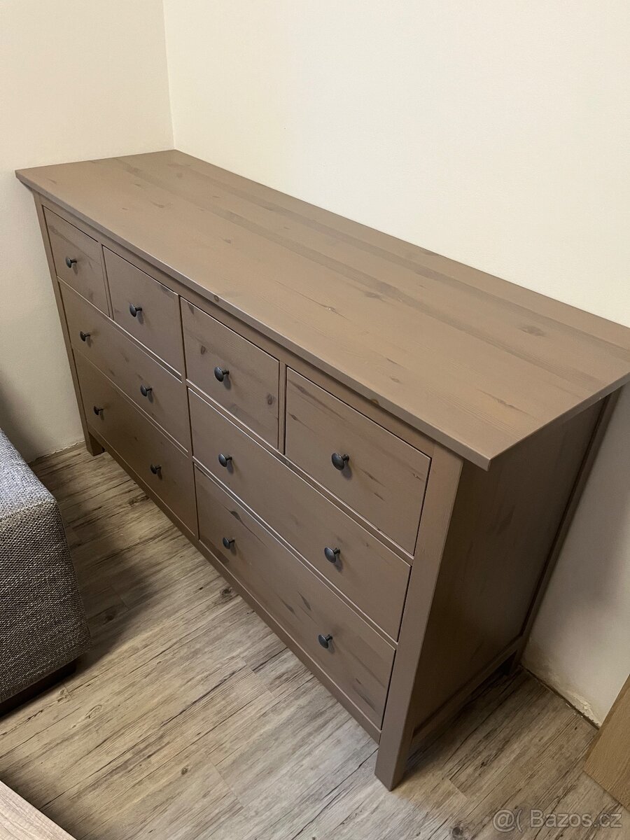 Komoda a tv stolek Hemnes IKEA