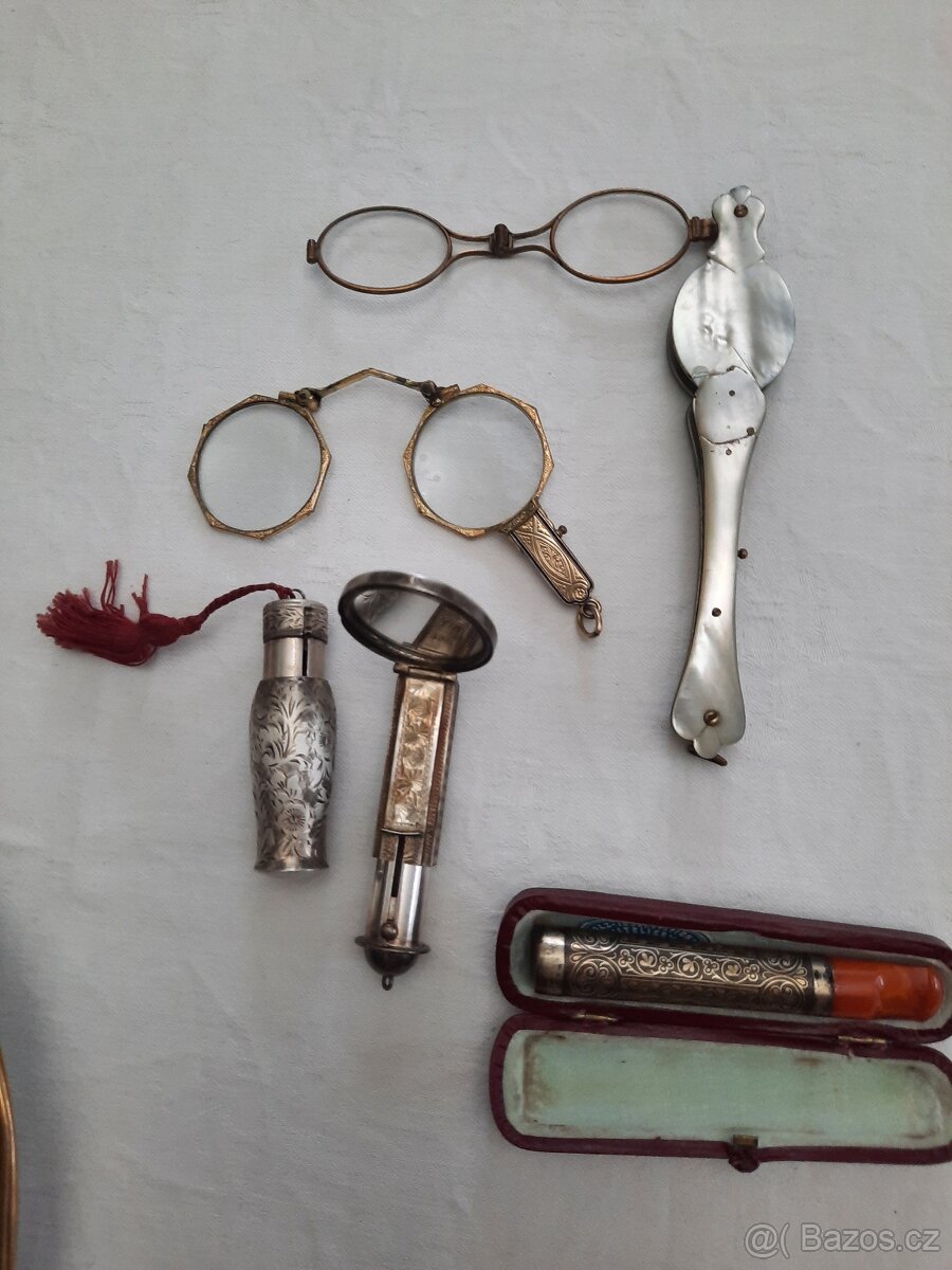 Lorňon 2 x,stříbrné rtěnky 2 x,špička,vše cca 1900 r.bižuter