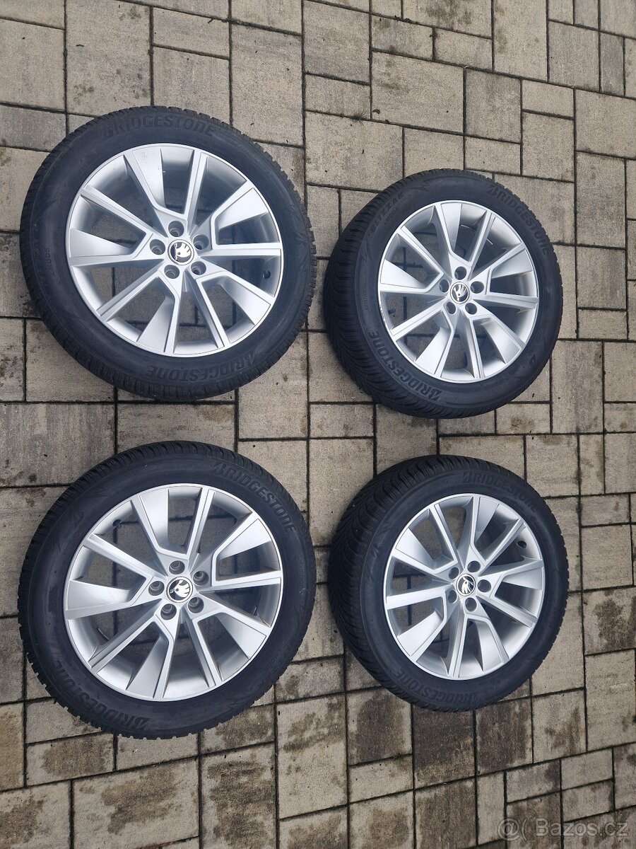 Zimní sada alu Škoda Kamiq / Scala 205/50 R17 Bridgestone