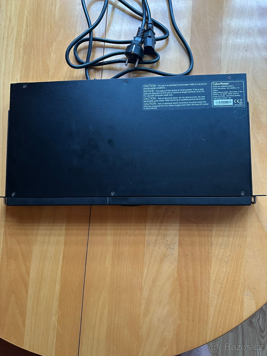 Záložní zroj (UPS)