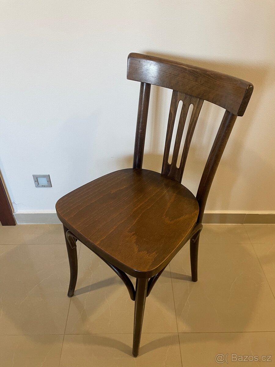 Dřevěné gastro židle